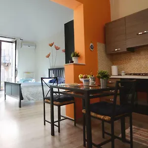 Il Loft Con Balconcino Aeroporto di Catania Fontana Rossa